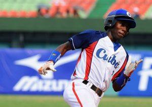 Randy Arozarena consigue triple