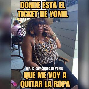 Mujeres se desnudan para ganar entrada