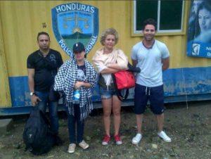 Cuatro cubanos indocumentados