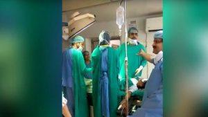 Horripilante: Bebé muere durante cesárea por discusión entre dos médicos