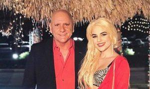 Haniset le confiesa a Carlos Otero