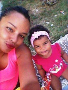 muere junto a su hija