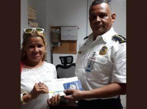 otorgar la tarjeta de turismo