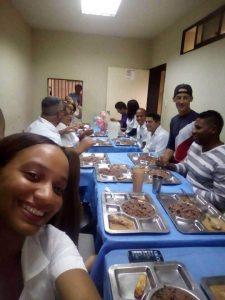 cena navideña de los colaboradores cubanos