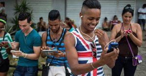 cubanos podrán tener Internet en sus celulares