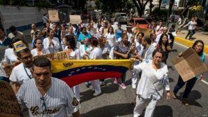 Colaboradores cubanos en Venezuela