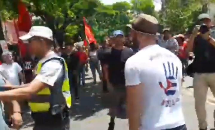 cubanos en la marcha