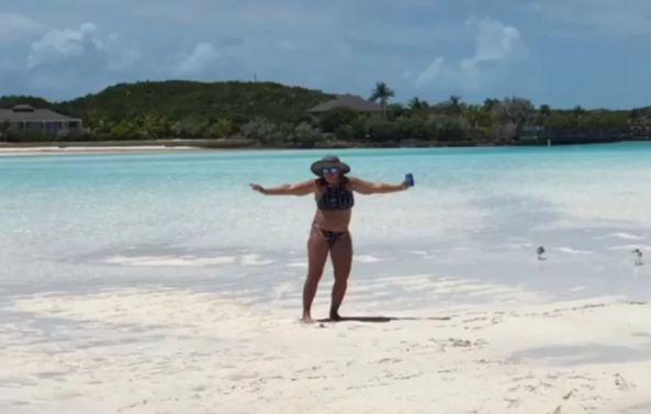 Doctora Polo en bikini