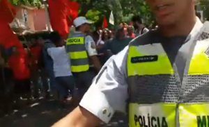 cubanos en la marcha