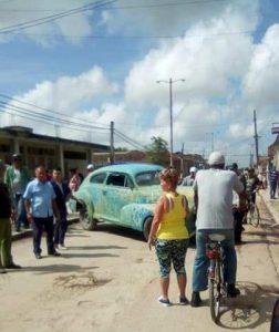 almendrón chocó contra una vivienda