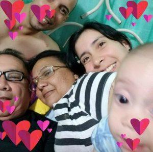 cubano toca el Tres en China