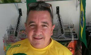 a causa del Covid-19