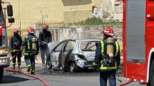 Un auto se incendia en Miramar