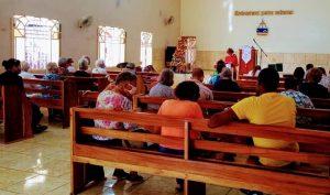 restricciones para servicios religiosos