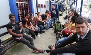 cubanos que entraron con la I-220A