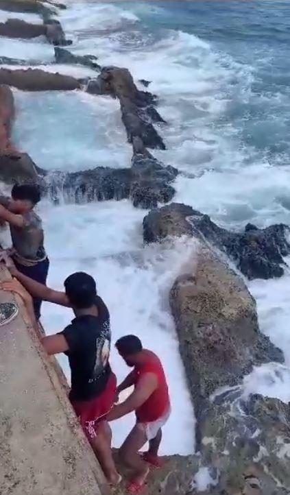 rescate en el malecón habanero