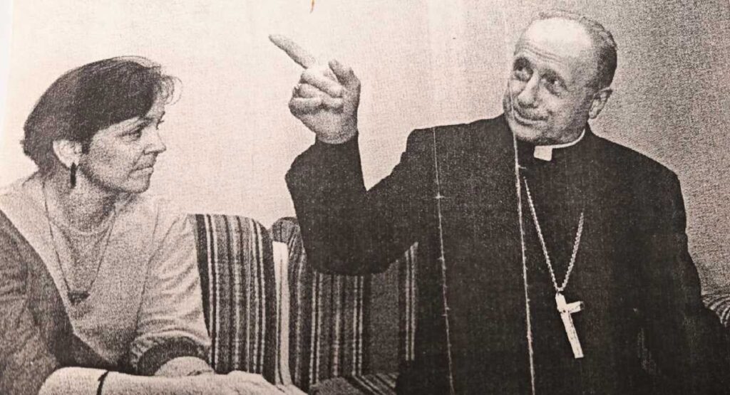 Una publicación del embajador de Cuba ante la Santa Sede terminó dejando al descubierto un dato que permite dimensionar la permanencia de Caridad Diego dentro de la estructura política que regula los asuntos religiosos en la isla: la funcionaria lleva alrededor de 33 años al frente de la Oficina de Atención a los Asuntos Religiosos del Comité Central del Partido Comunista de Cuba (PCC).